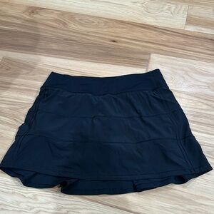Euc black lululemon pace rival skort skirt size 6